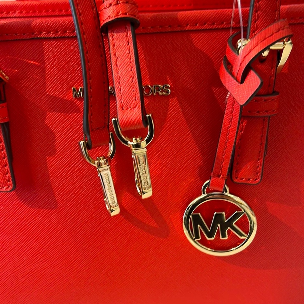 MICHAEL KORS
Jet Set Travel Extra-Small Saffiano Leather Top-Zip Tote Bag
NWT - Picture 13 of 16